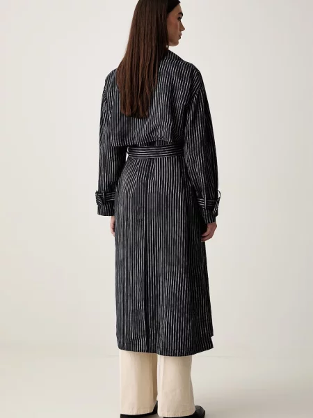 Tommy Hilfiger trencz z dodatkiem lnu granatowy