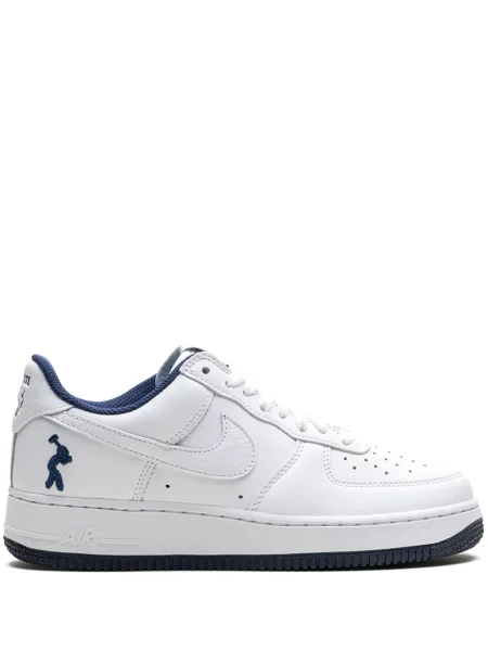 Gatvės stiliaus sportbačiai Nike Air Force 1 balta