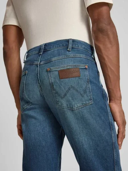 Dżinsy o kroju straight fit w fasonie model Greensboro' Wrangler niebieskie