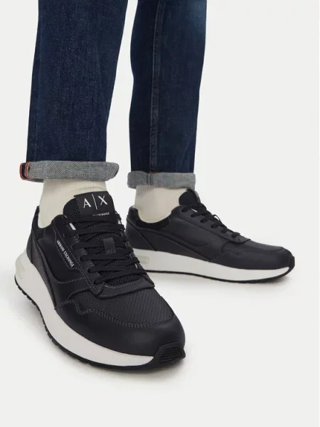 Armani Exchange Laisvalaikio batai juoda