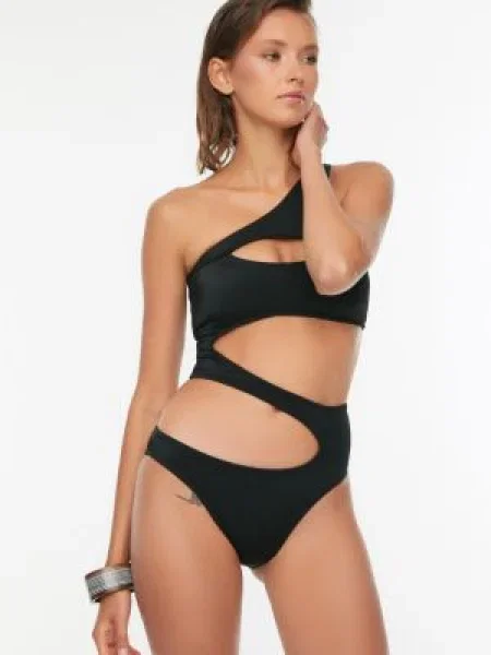 Stroj jednoczęściowy Trendyol czarny