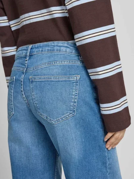 Jeansy z szerokimi nogawkami z mieszanki bawełny model „JUDY” Only niebieskie