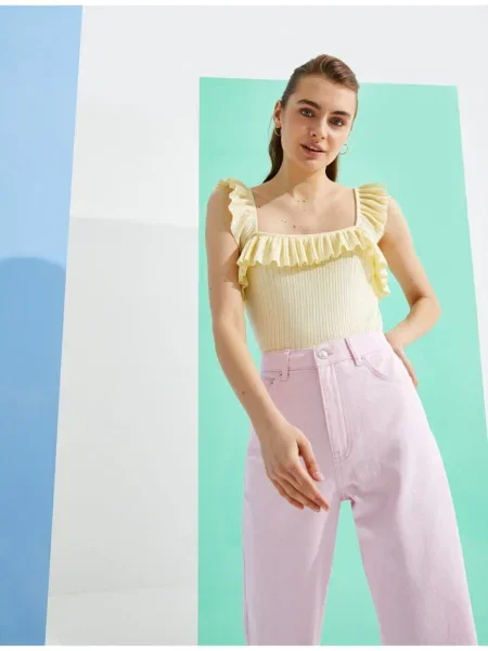 Koszulka Koton z falbankami