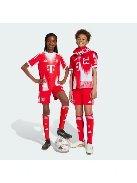 Spodenki domowe FC Bayern czerwone