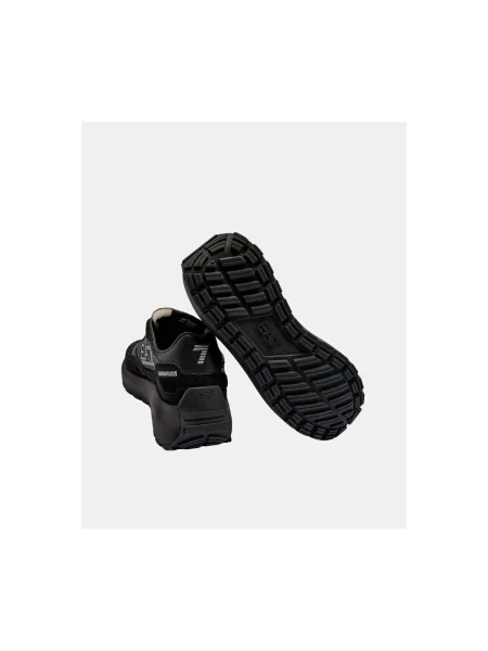 Sneakers tornacipő bőr hozzáadásával fekete