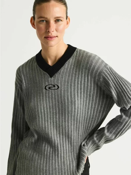 Résumé Svetr KoraRS melír šedý