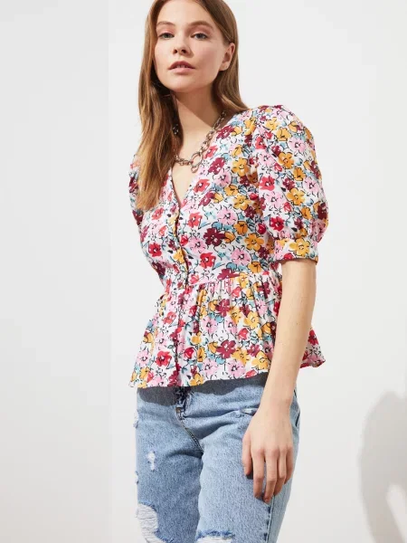 Cămașă Trendyol cu decolteu în V gri