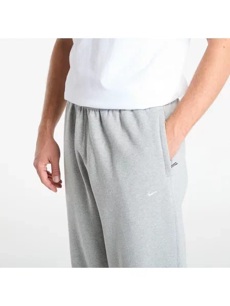 Παντελόνια Nike Solo Swoosh Cuffed Fleece Pants Dk Grey Heather/ Lt Smoke Grey/ White L λευκό