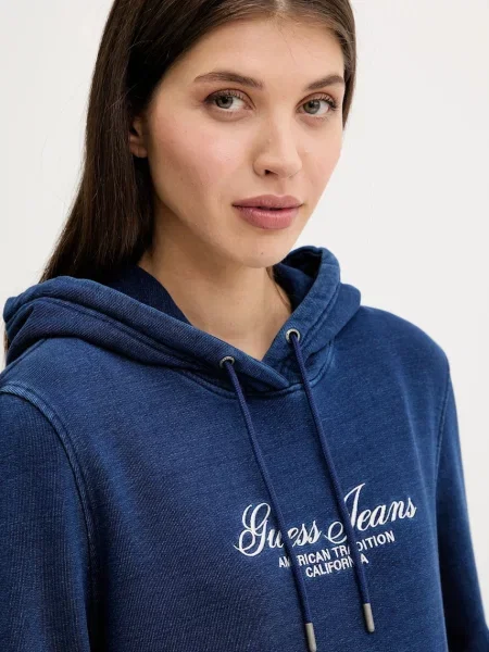 Свитер Guess Jeans с капюшоном с аппликацией синий