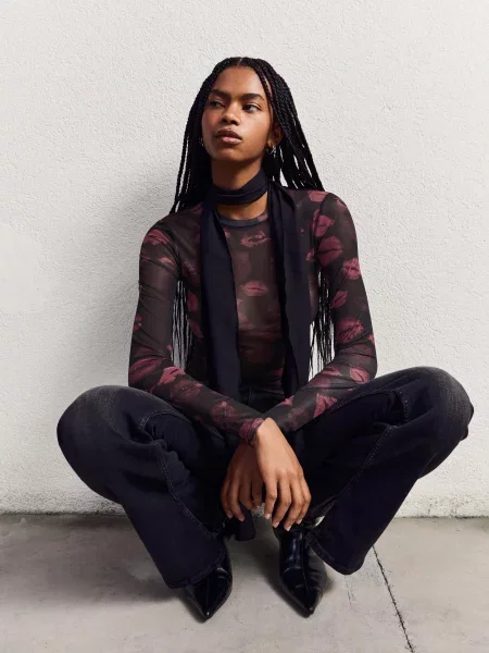 Bershka Koszulka Tiulowa Z Długim Rękawem I Nadrukiem Kobieta L czarny