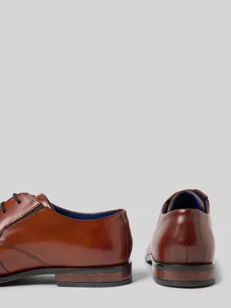 Buty derby sznurowane model ‘GAPO’ Bugatti