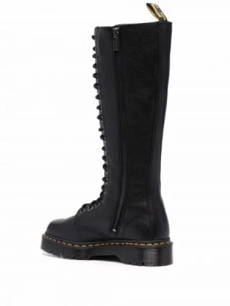 Šněrovací kožené kotníkové boty Dr. Martens černé
