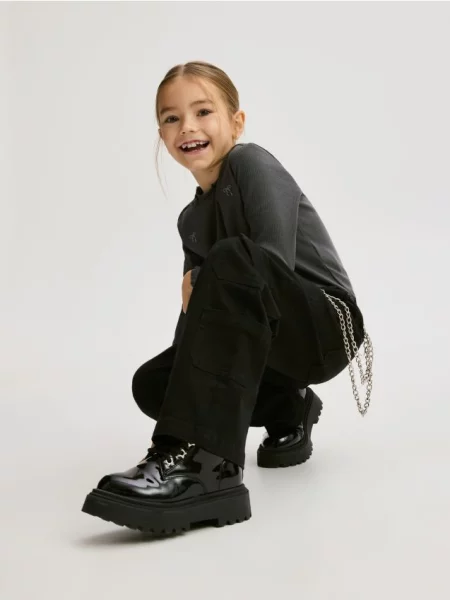 Reserved Штани карго з ланцюжком чорний