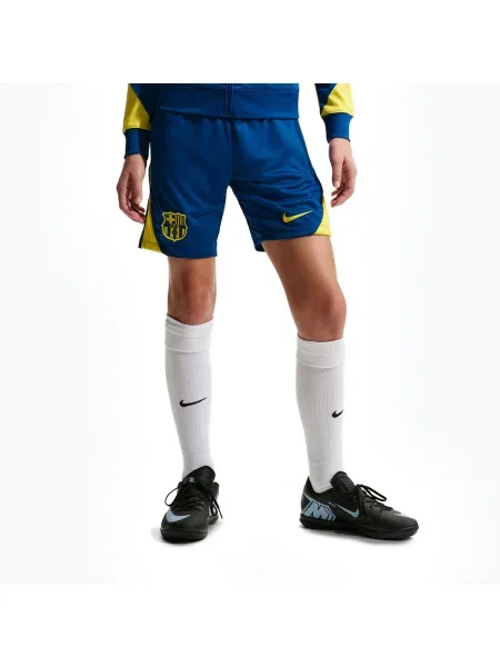 Gyerek labdarúgó rövidnadrág Nike FC Barcelona Strike SE Jr gym blue/opti yellow/opti yellow. Méret: M kék