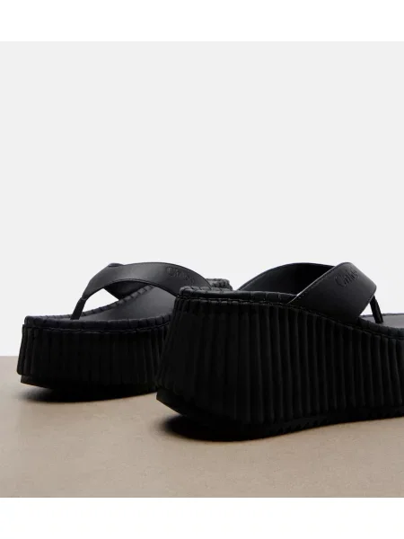 Chiloți tanga Chloé din piele cu platformă negru