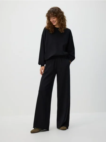 Reserved Pantaloni de trening negru