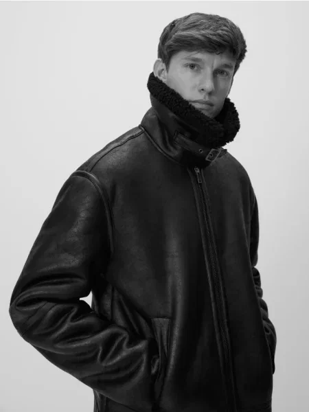 Ошейниковый куртка Reserved черная