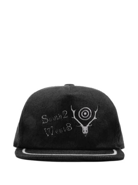 Шапка с козирки South2 West8 черно