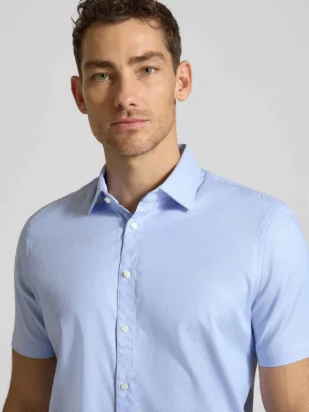 Koszula o kroju slim fit biznes z bawełny z kołnierzykiem typu kent Jake*s błękitny