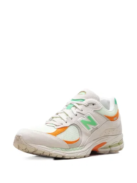 Top New Balance din dantelă negru