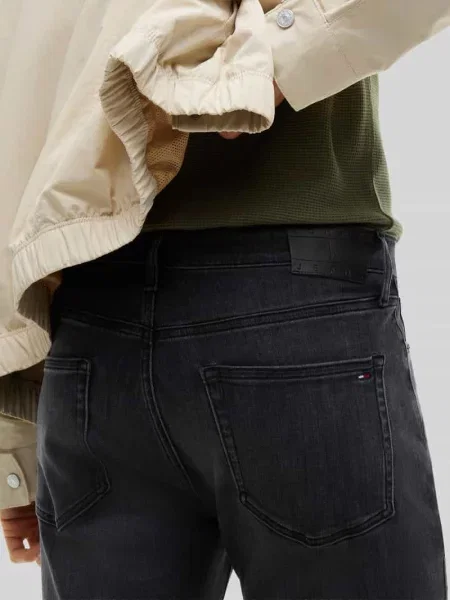 Jeansy o kroju slim fit z mieszanki bawełny i modalu model SCANTON' Tommy Jeans czarne