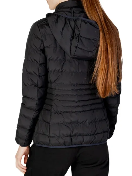 Яке Ea7 черно