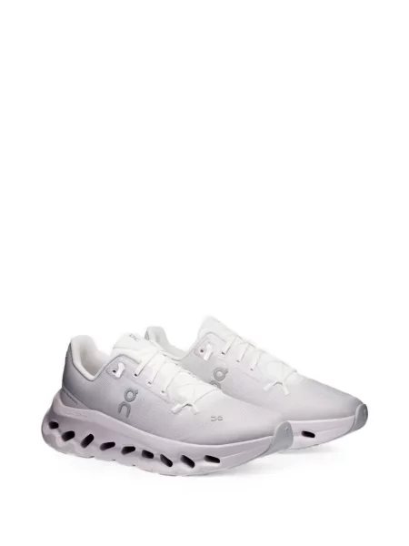 Sneakerși On
