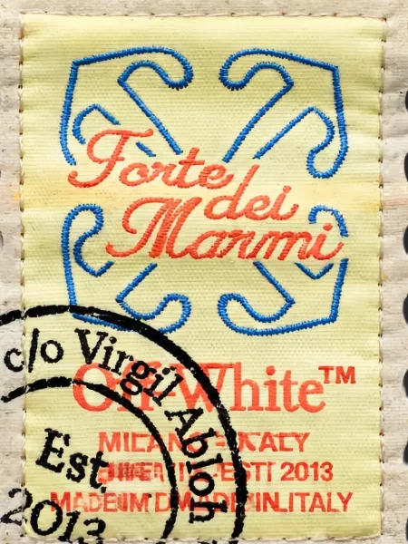 Kalap Off-white autogrammal fehér