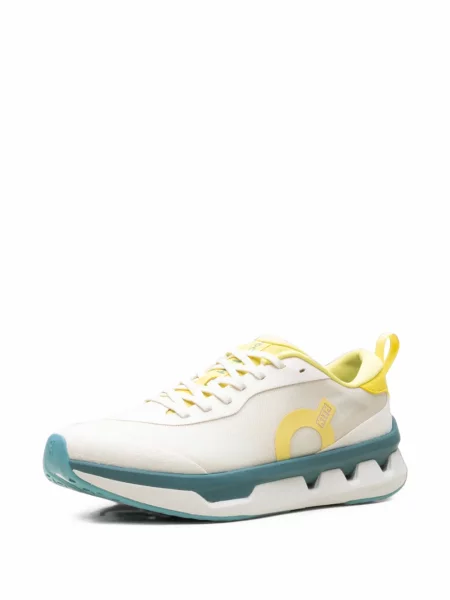 Sneakerși On
