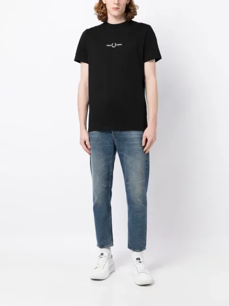 Siuvinėtas marškinėliai Fred Perry juoda
