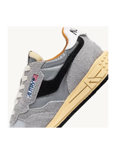 Sneakersy Autry zamszowe szare