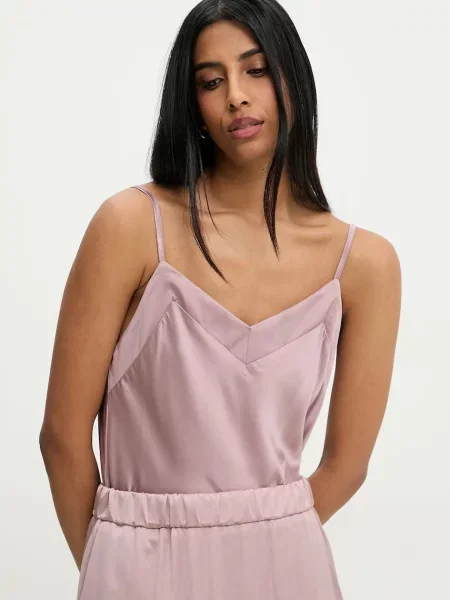 Блуза Answear Lab с изчистен дизайн розово