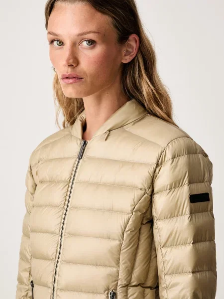 Armani Exchange pehelydzseki női bézs