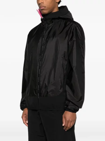 Яке Moncler черно