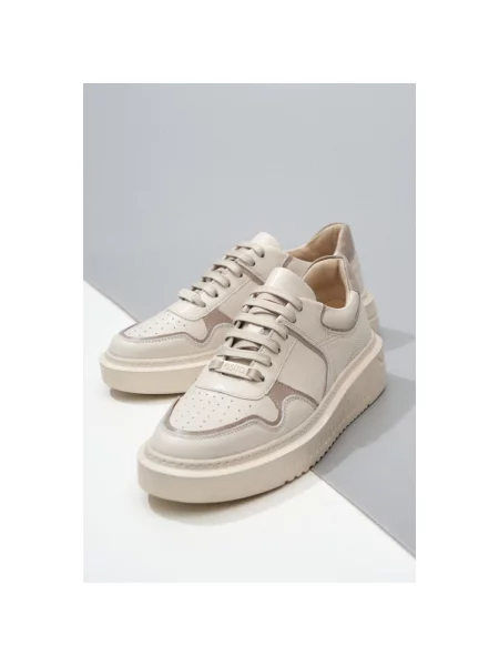 Кеди шкіряні молочні Estro бежеві