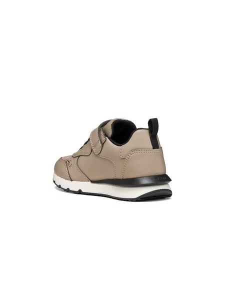 Laisvalaikio batai Geox J Fastics Girl M smėlio