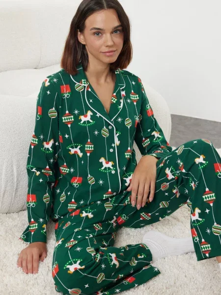 Trendyol Pijama galben auriu / verde închis / roșu alb