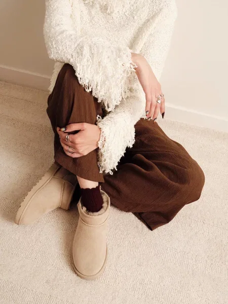 UGG W Classic Ultra Mini апрески дамски от велур бежово