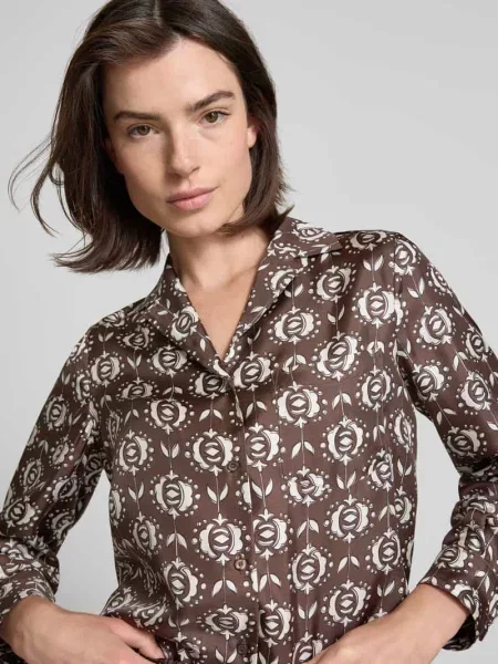 Bluzka jedwabna o kroju regular fit z kołnierzem z połami model ‘ONCIA’ Weekend Max Mara