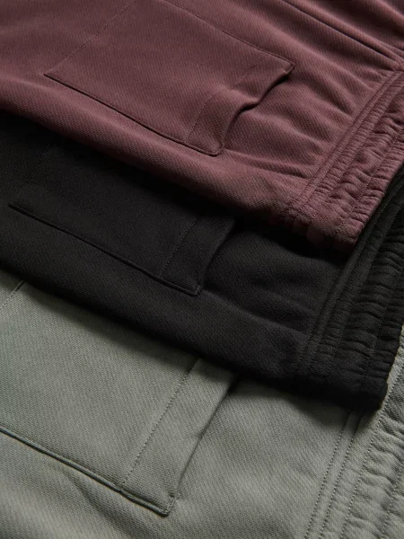 Reserved Спортивні штани regular fit чорний