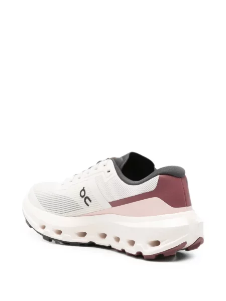 Sneakerși On alb