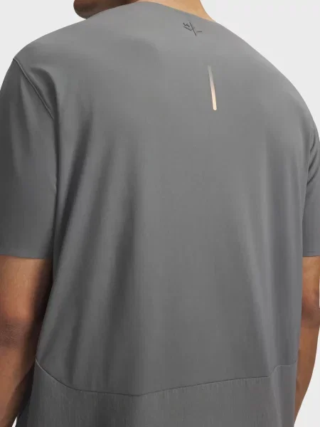 Футболка Under Armour для бега серая