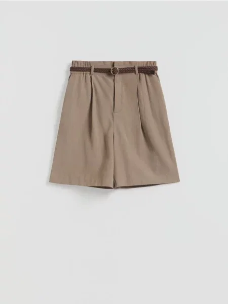 Reserved Pantaloni scurți cu curea bej