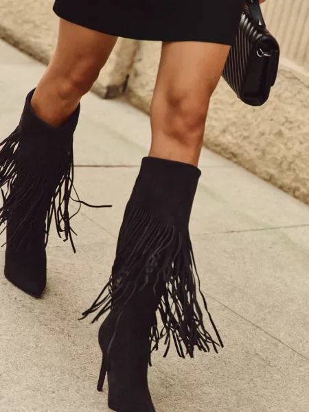 Škornji Boto z obrobami z visoko peto črna