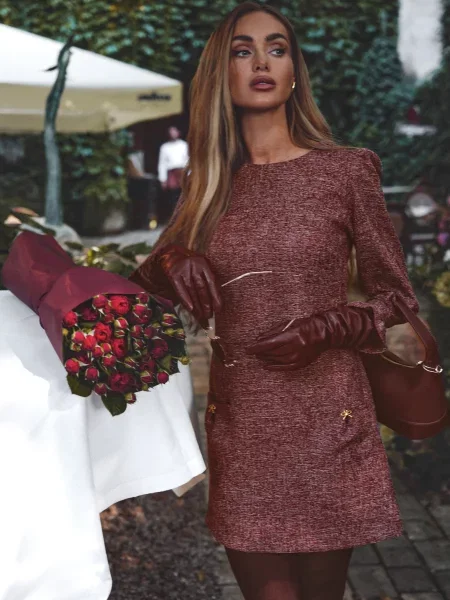 Lung rochie mini Made Of Emotion cu mâneci lungi în linie A alb