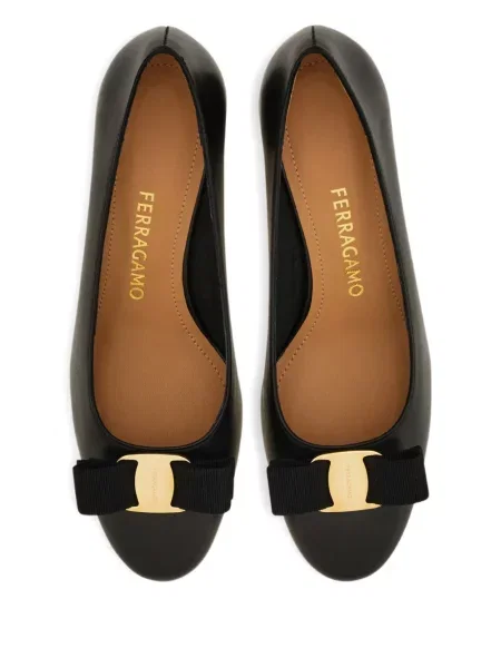 Pantofi cu toc Ferragamo cu funde negru