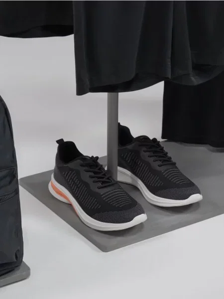 Sinsay Sznurowane sneakersy sportowe czarny