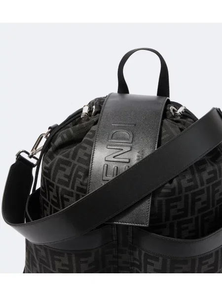 Rucsac Fendi din piele negru