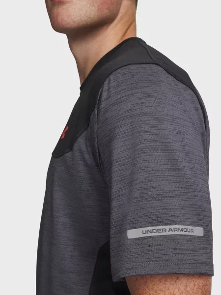 Спортивная футболка Under Armour серая
