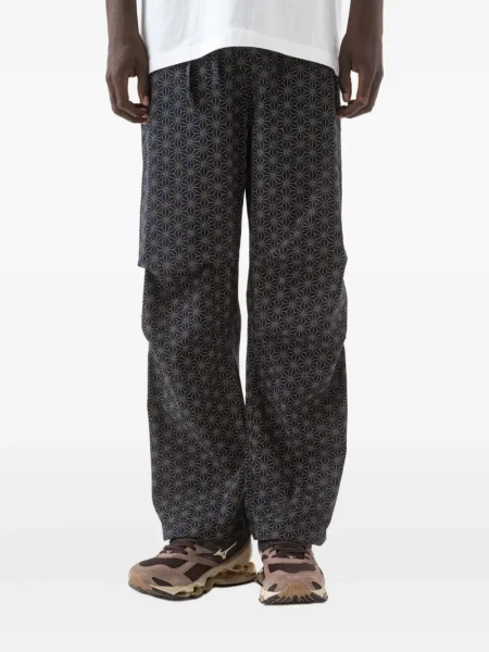 Pantaloni Maharishi cu imprimeu geometric albastru